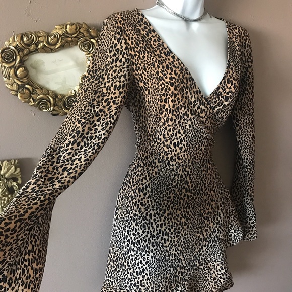 Leopard print wrap dress - Picture 2 of 4